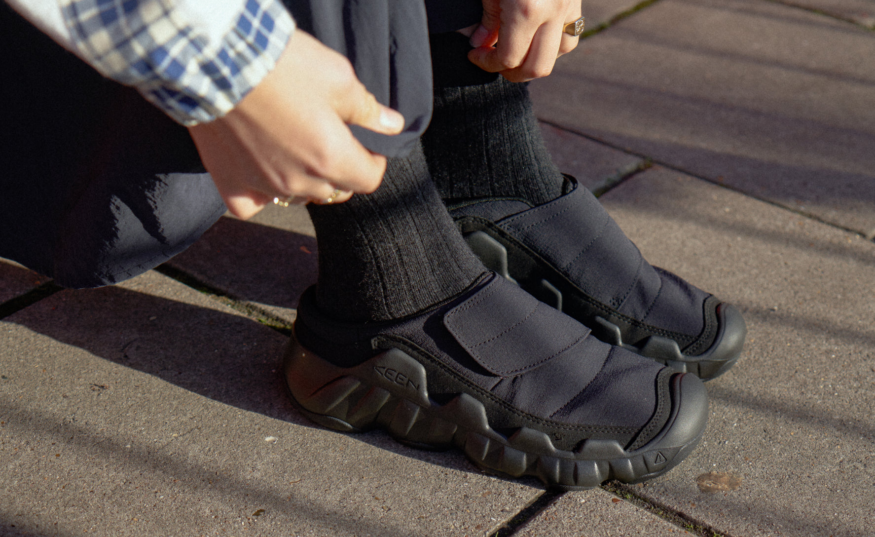 FW25_KEEN_PDP_Lifestyle_1029533_Horizontal_1