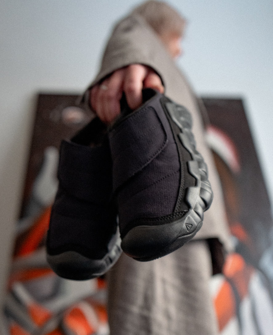 FW25_KEEN_PDP_Lifestyle_1029533_Vertical_1
