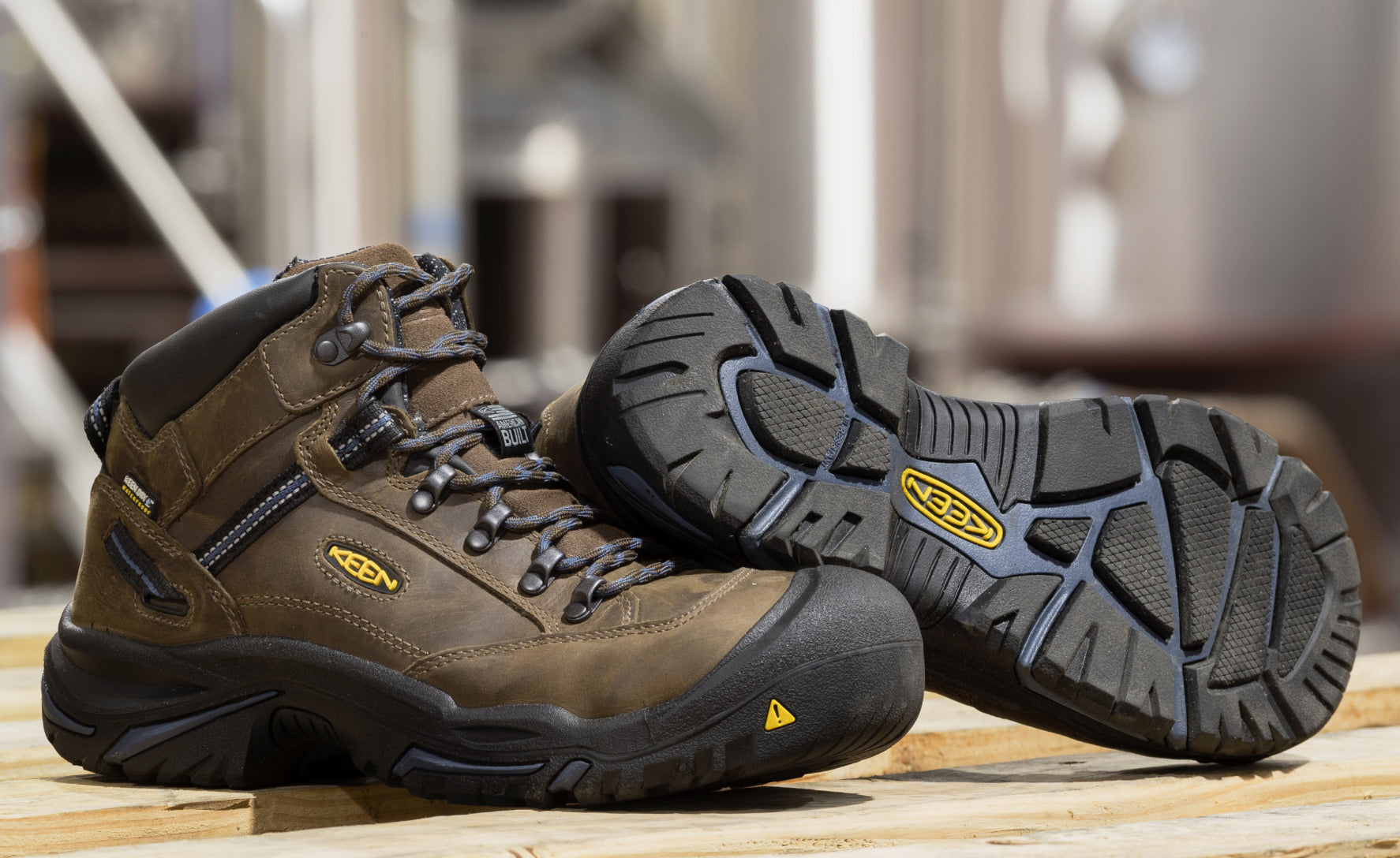 KEEN_2017_UTILITY_MERCH_BRADDOCK_Top_Image