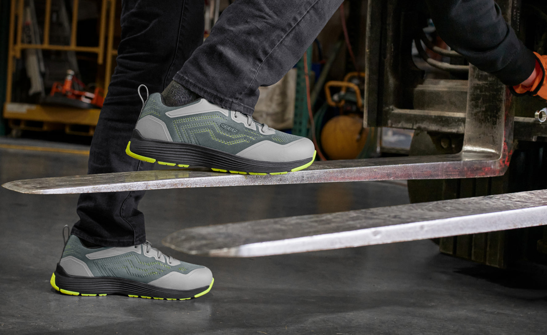 KEEN_UTILITY_CAMDEN_DARK_EARTH_BLACK_M_1027689_03383_1
