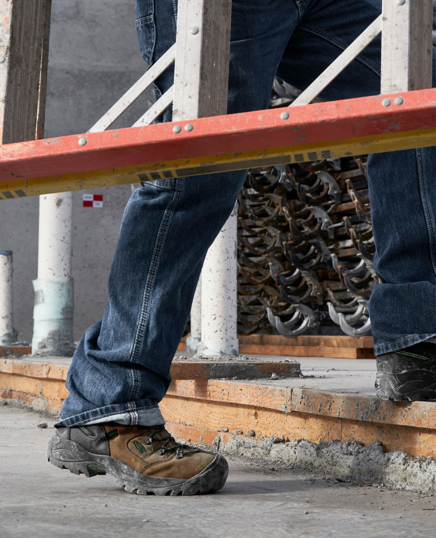 KEEN_UTILITY_PITTSBURGH_CASCADE_BROWN_GREENER_PASTURES_M_1026892_Right_Image