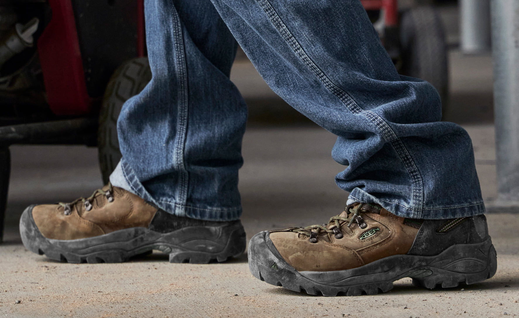 KEEN_UTILITY_PITTSBURGH_CASCADE_BROWN_GREENER_PASTURES_M_1026894_Top_Image