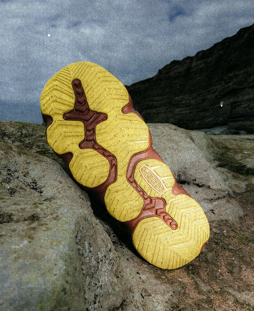 KEENxHikingPatrol_PDP_Lifestyle_Vertical_2_Yellow_e0fed2a7-b2b5-467d-afff-bdc6fecf35e6
