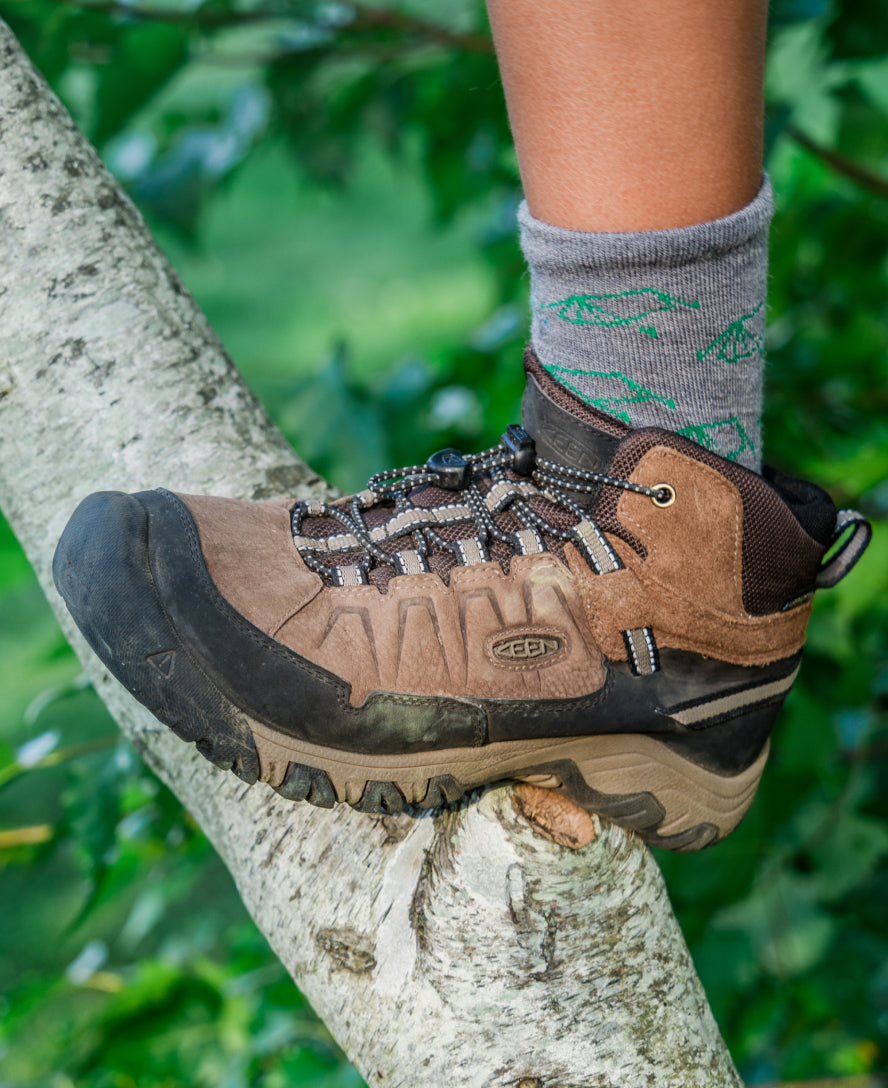 Kids_Targhee_IV_Lifestyle3_e922d466-16d5-4b9a-8673-7deea9250aaa